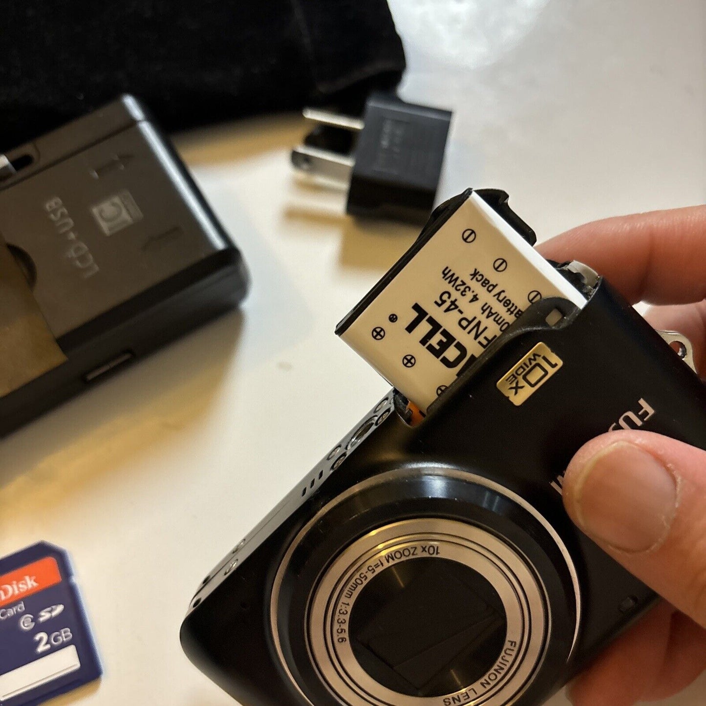 Fujifilm Finepix JZ300 Digital Camera 12MP  2gb SD Card 12MP