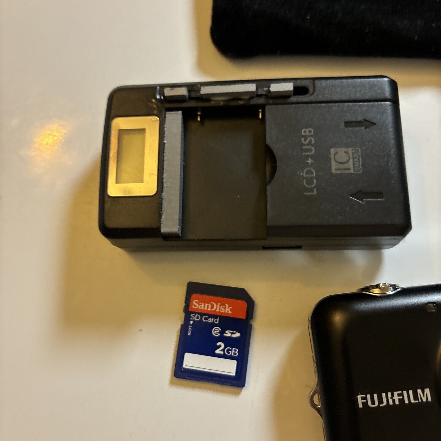 Fujifilm Finepix JZ300 Digital Camera 12MP  2gb SD Card 12MP