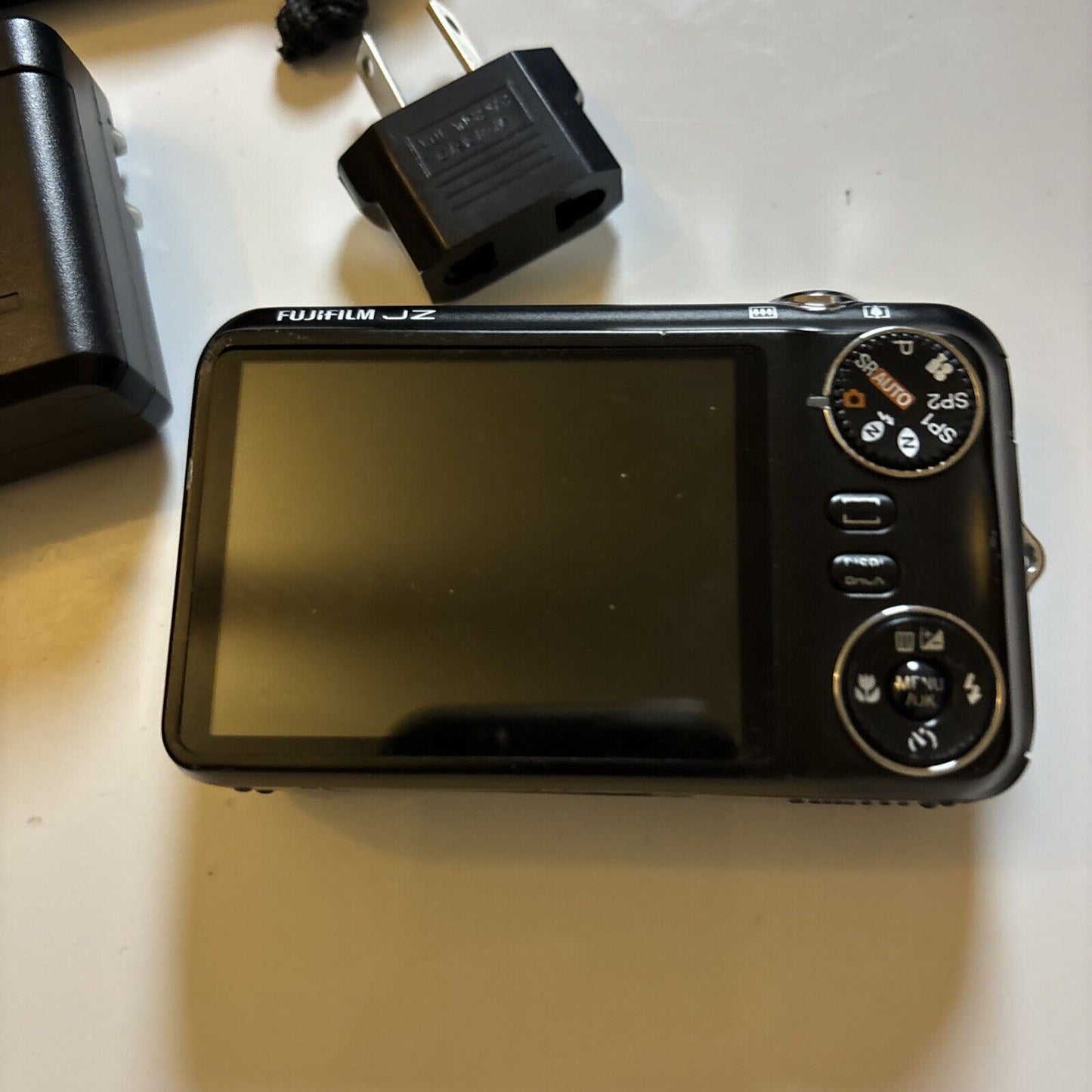 Fujifilm Finepix JZ300 Digital Camera 12MP  2gb SD Card 12MP