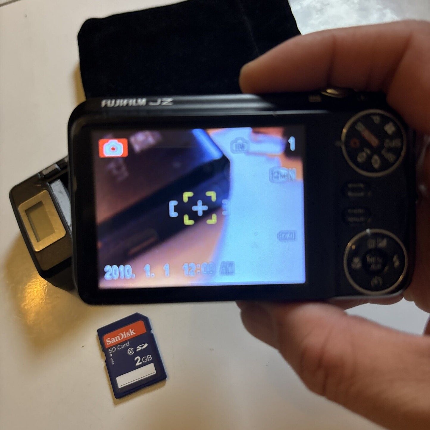 Fujifilm Finepix JZ300 Digital Camera 12MP  2gb SD Card 12MP