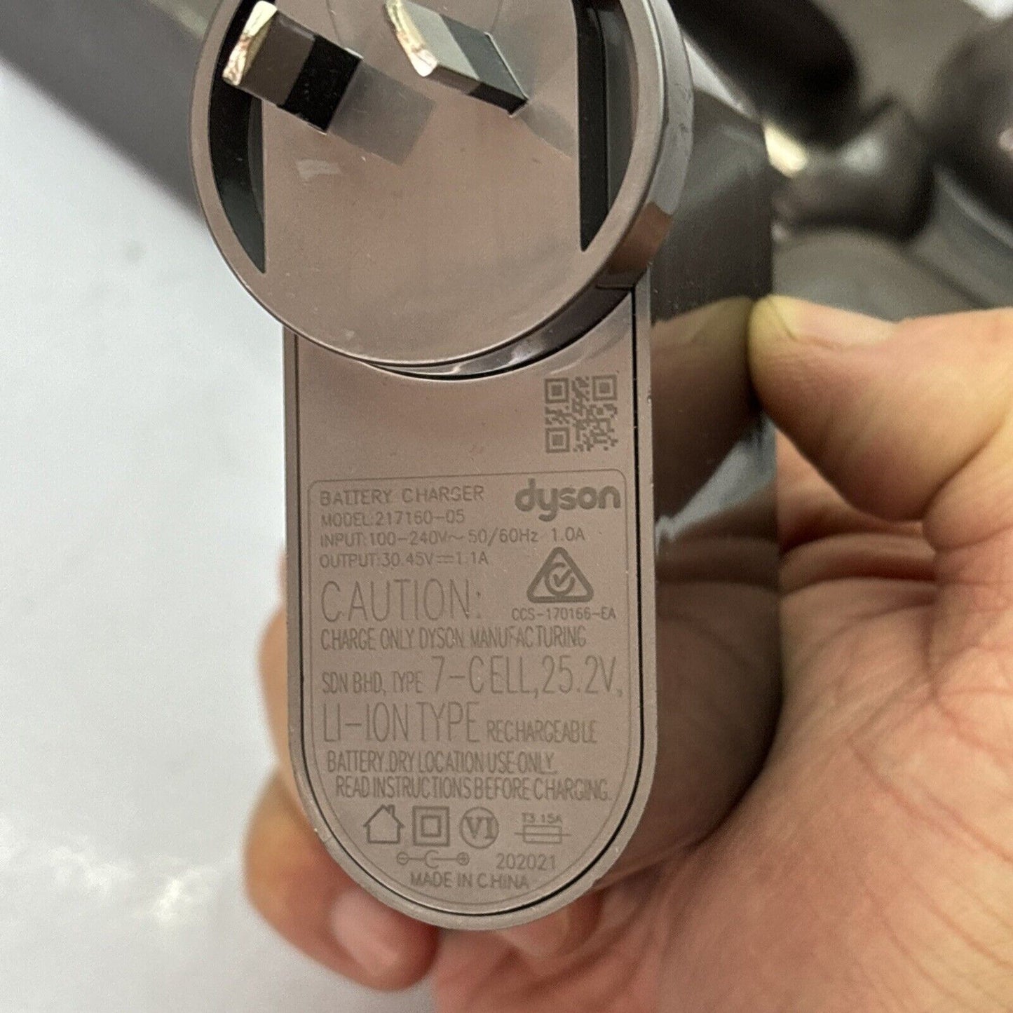 Dyson Battery Charger 21760-05 & Mount T113973 for Dyson V10