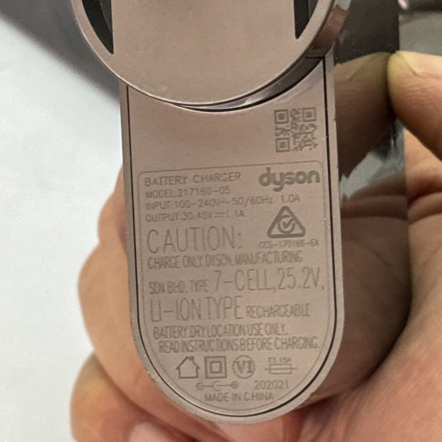 Dyson Battery Charger 21760-05 & Mount T113973 for Dyson V10