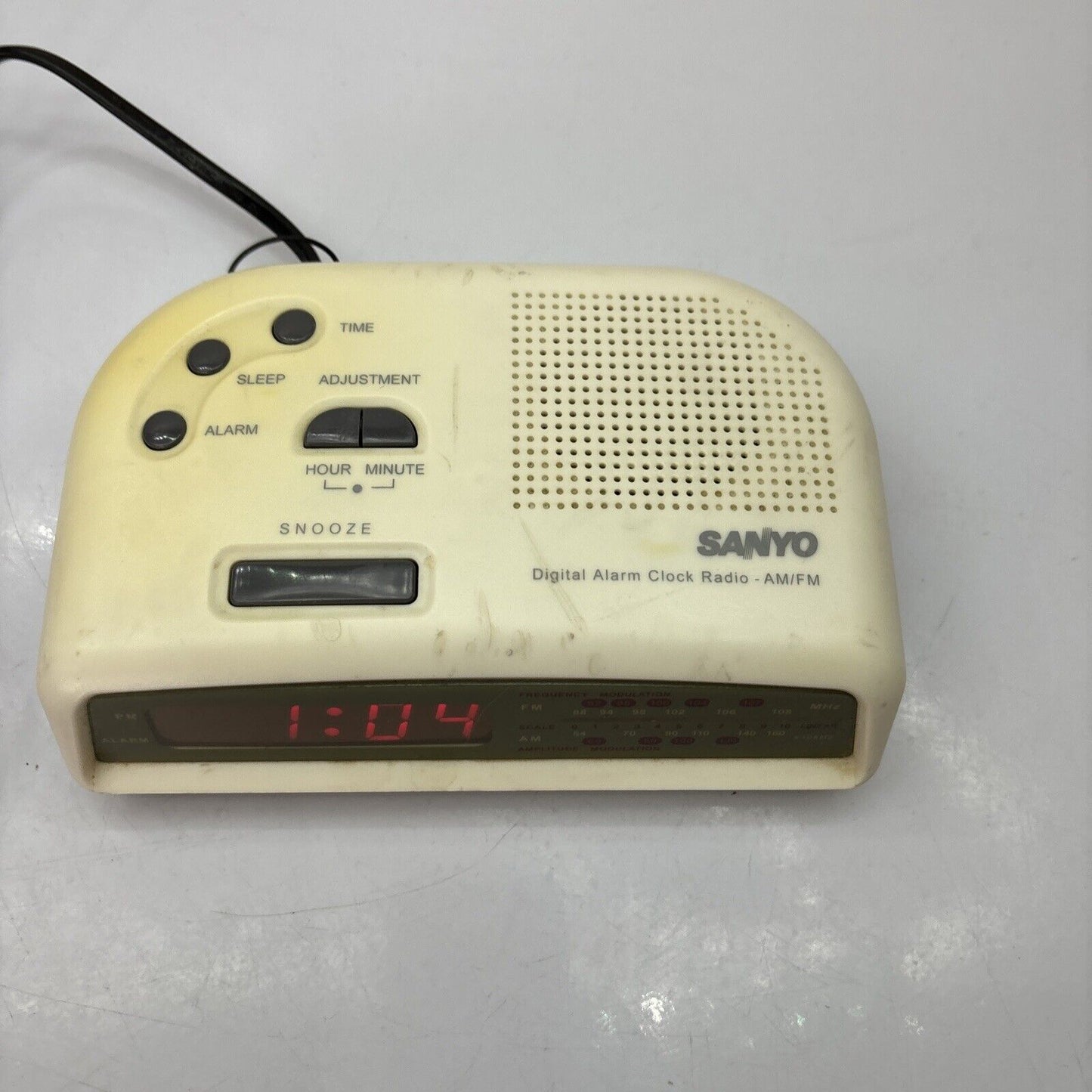 Sanyo RM6015 Alarm Clock AM/FM Radio