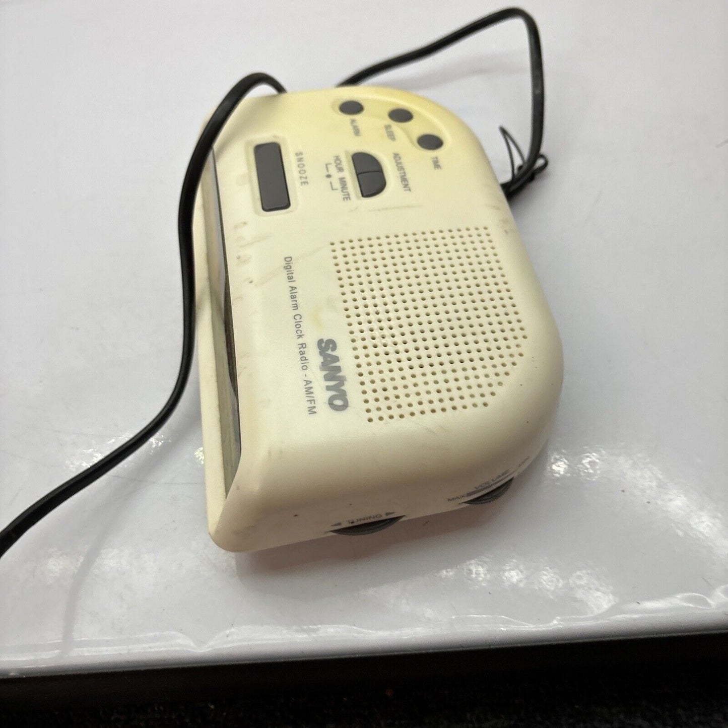 Sanyo RM6015 Alarm Clock AM/FM Radio