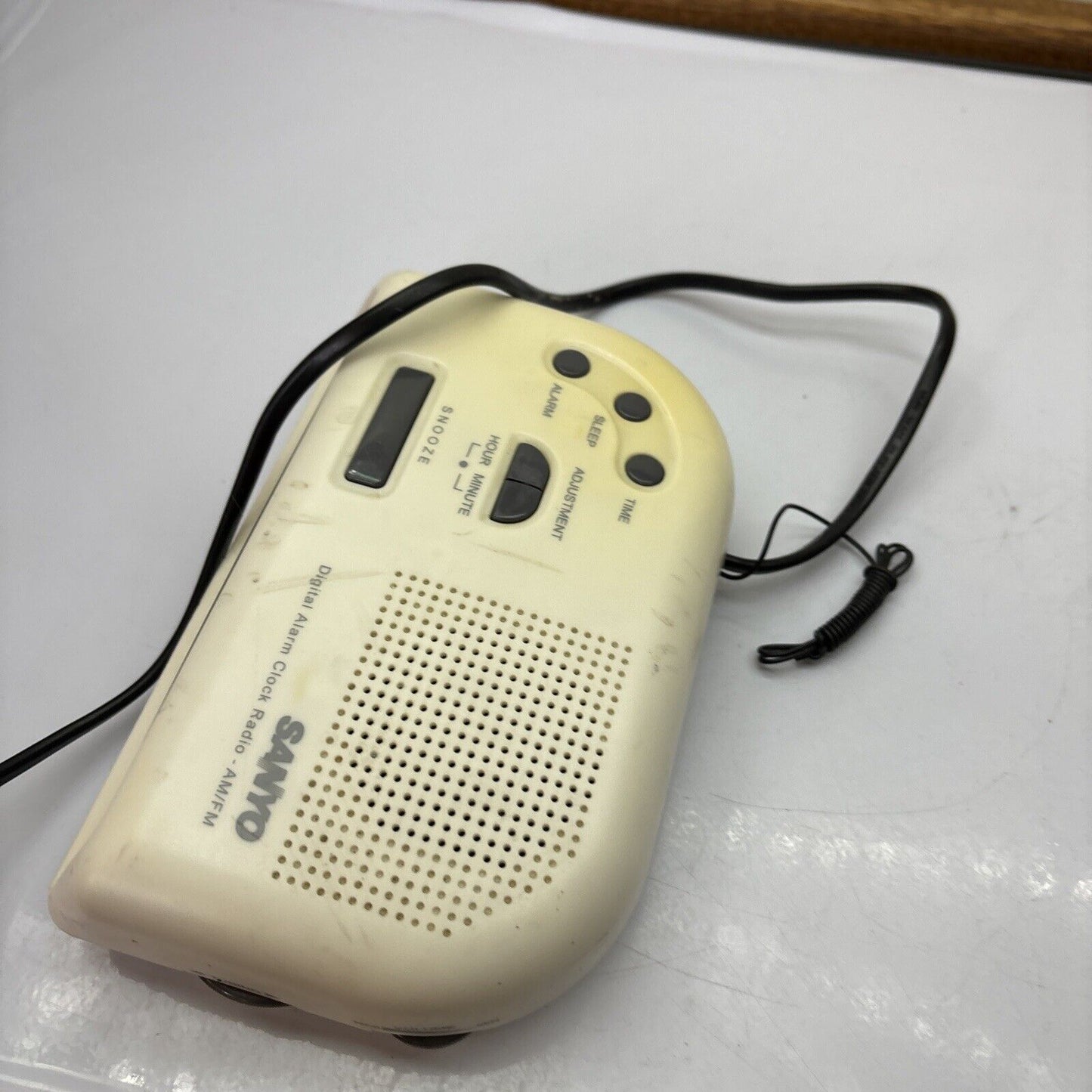 Sanyo RM6015 Alarm Clock AM/FM Radio