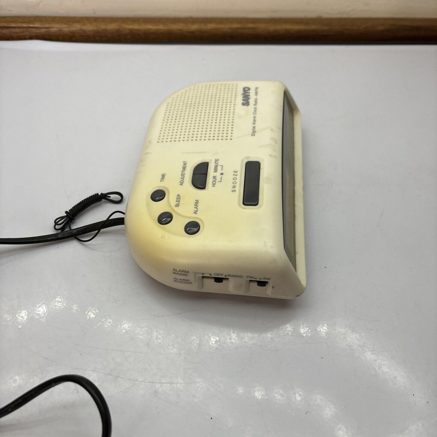 Sanyo RM6015 Alarm Clock AM/FM Radio