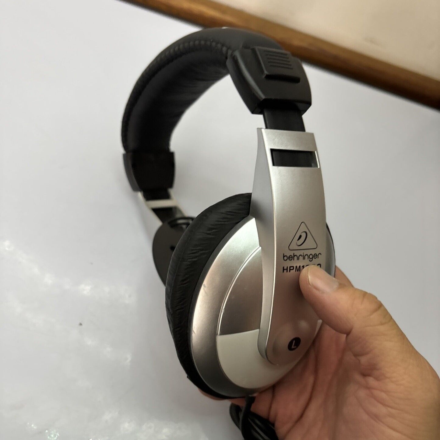 Behringer HPM1000 Headphones 3.5mm Jack *Missing One Ear Cushion*