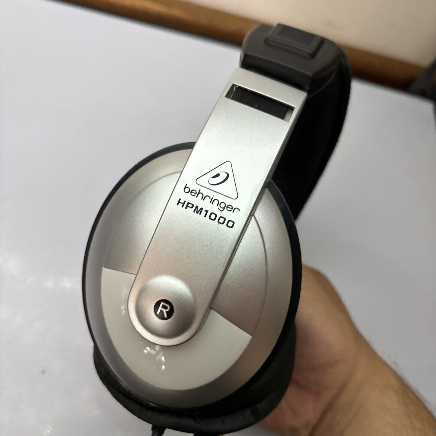 Behringer HPM1000 Headphones 3.5mm Jack *Missing One Ear Cushion*