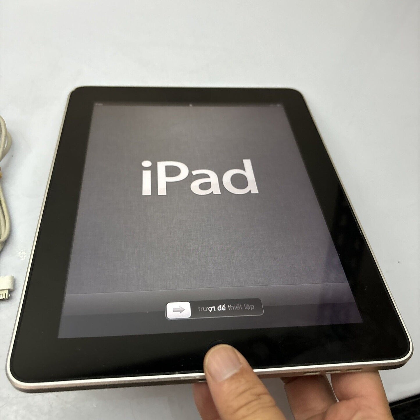 Apple iPad 1st Generation A1219 32GB Unlocked