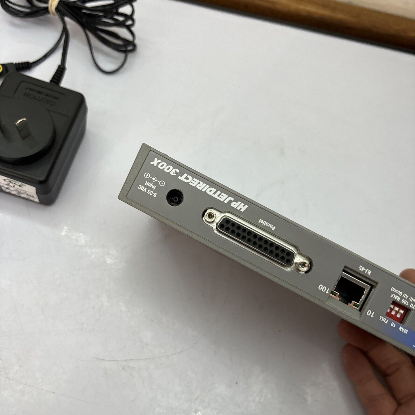 HP Hewlett Packard JetDirect 300X Print Server Parallel Ethernet Port