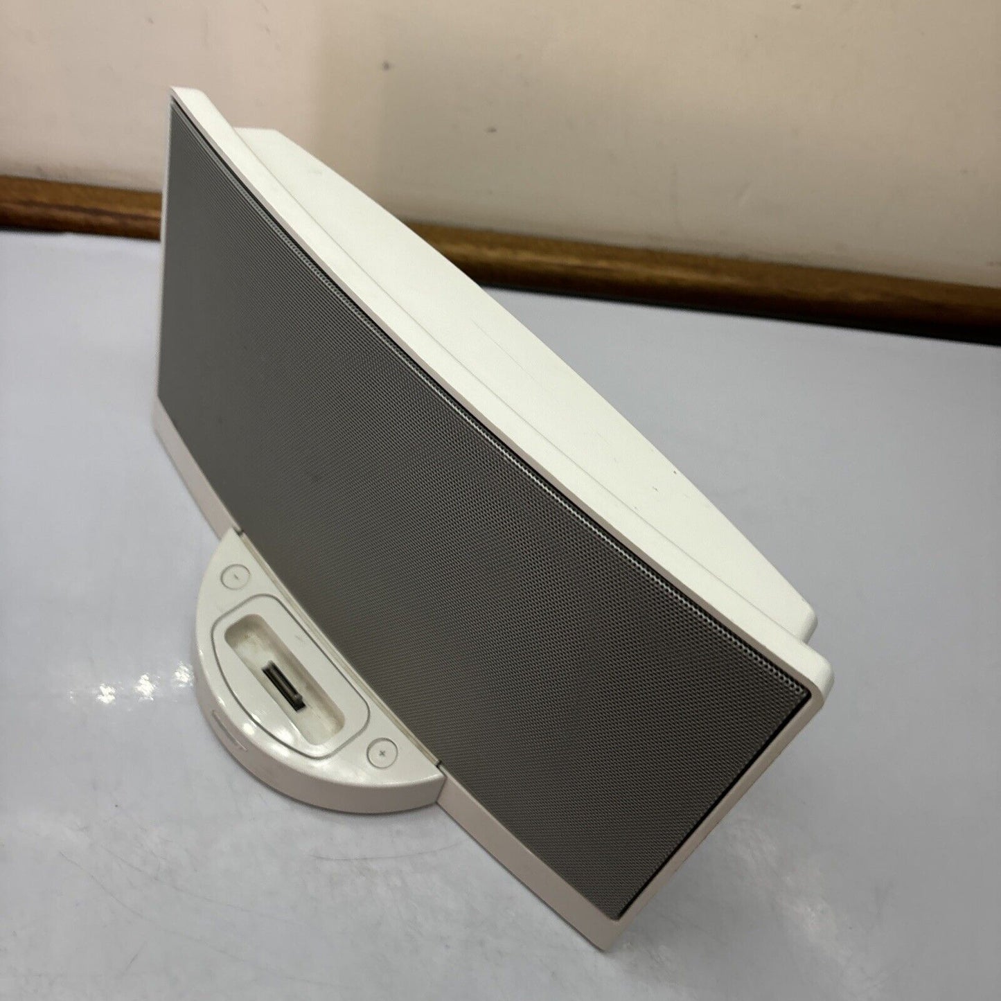 Bose SoundDock Digital Music System White *For Parts Or Repair - Not Working*