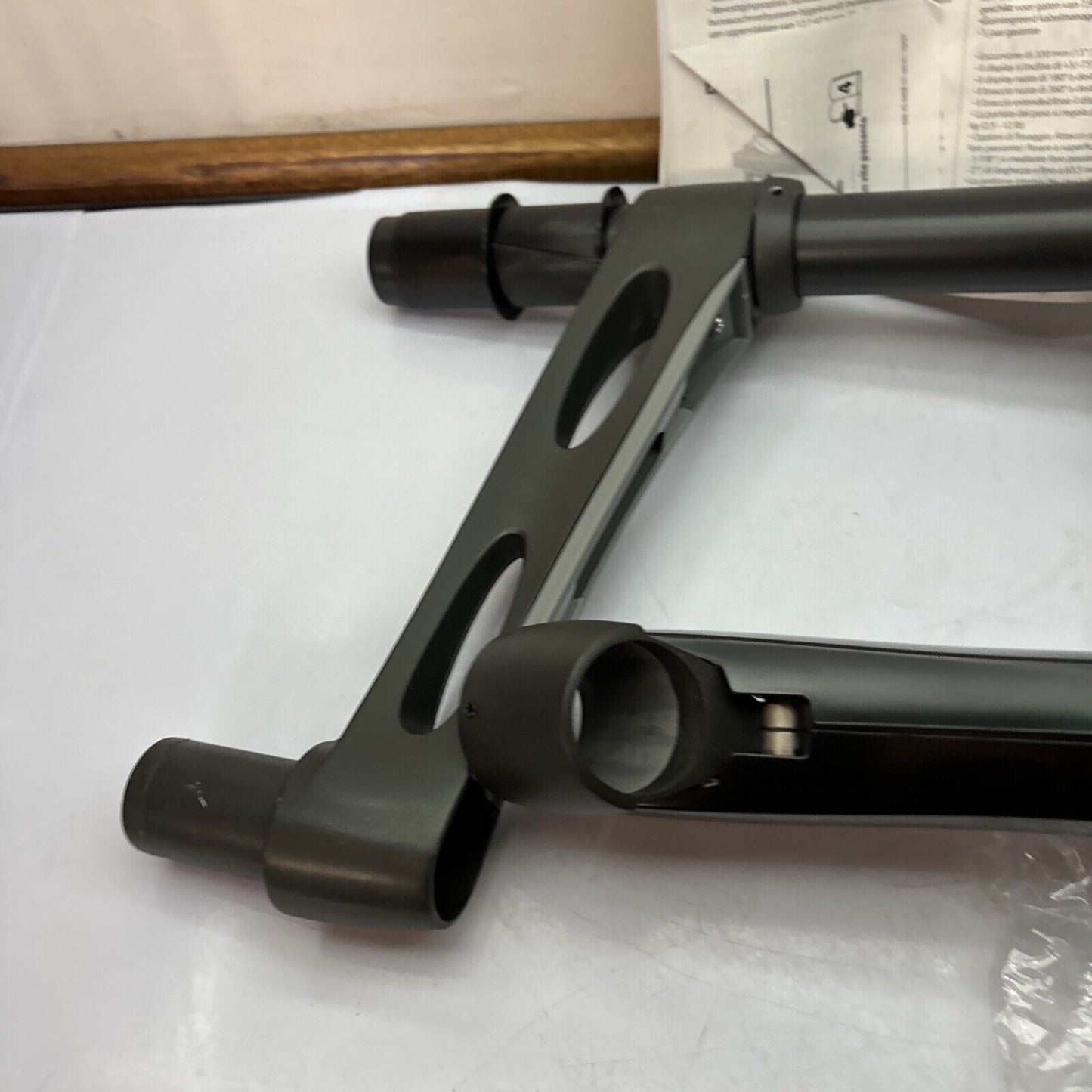 Ergotron LX LCD Notebook Arm *Never Used*