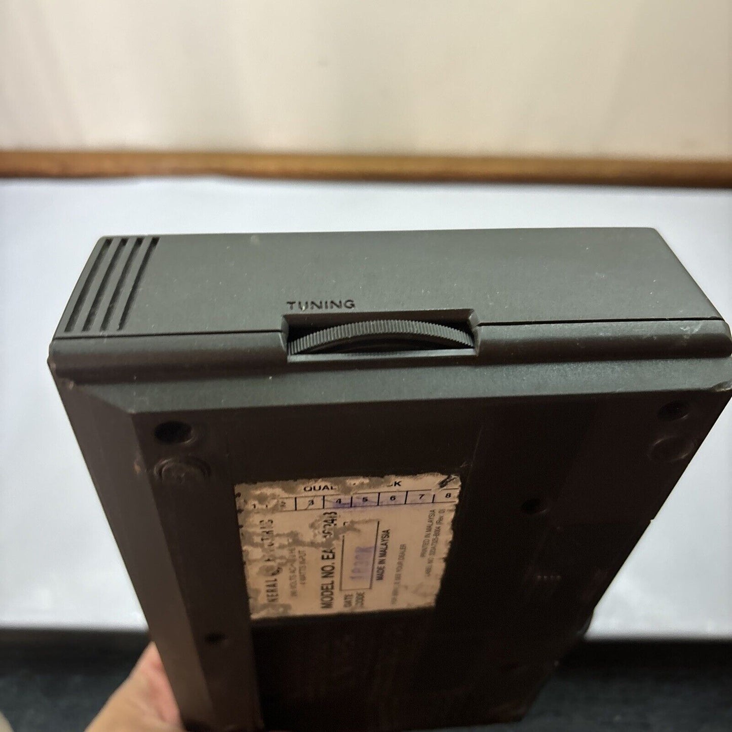 General Electric GE 7-4624 Alarm Clock FM/AM Radio *Buzzing Sound - For Parts*