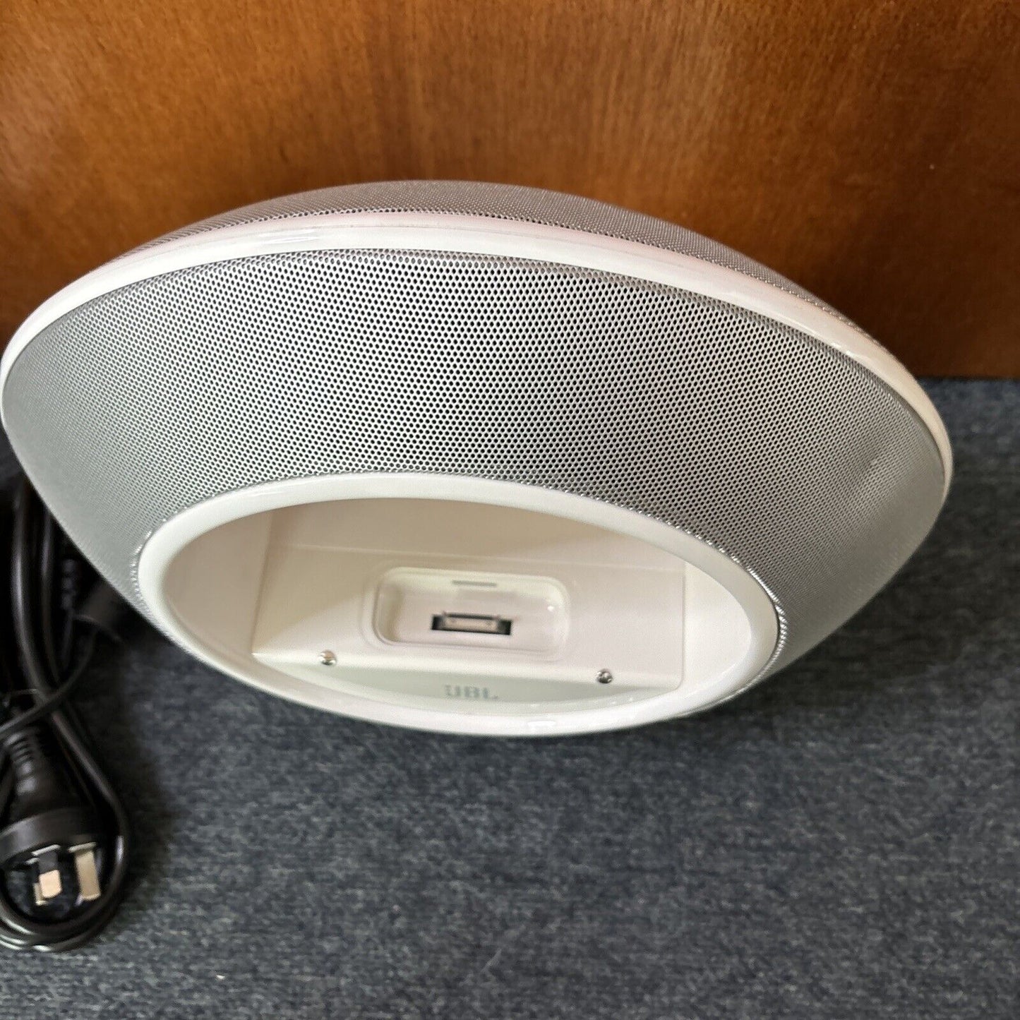 JBL Radial High-Performance Loudspeaker Dock for iPod 30-Pin Dock 700-0050