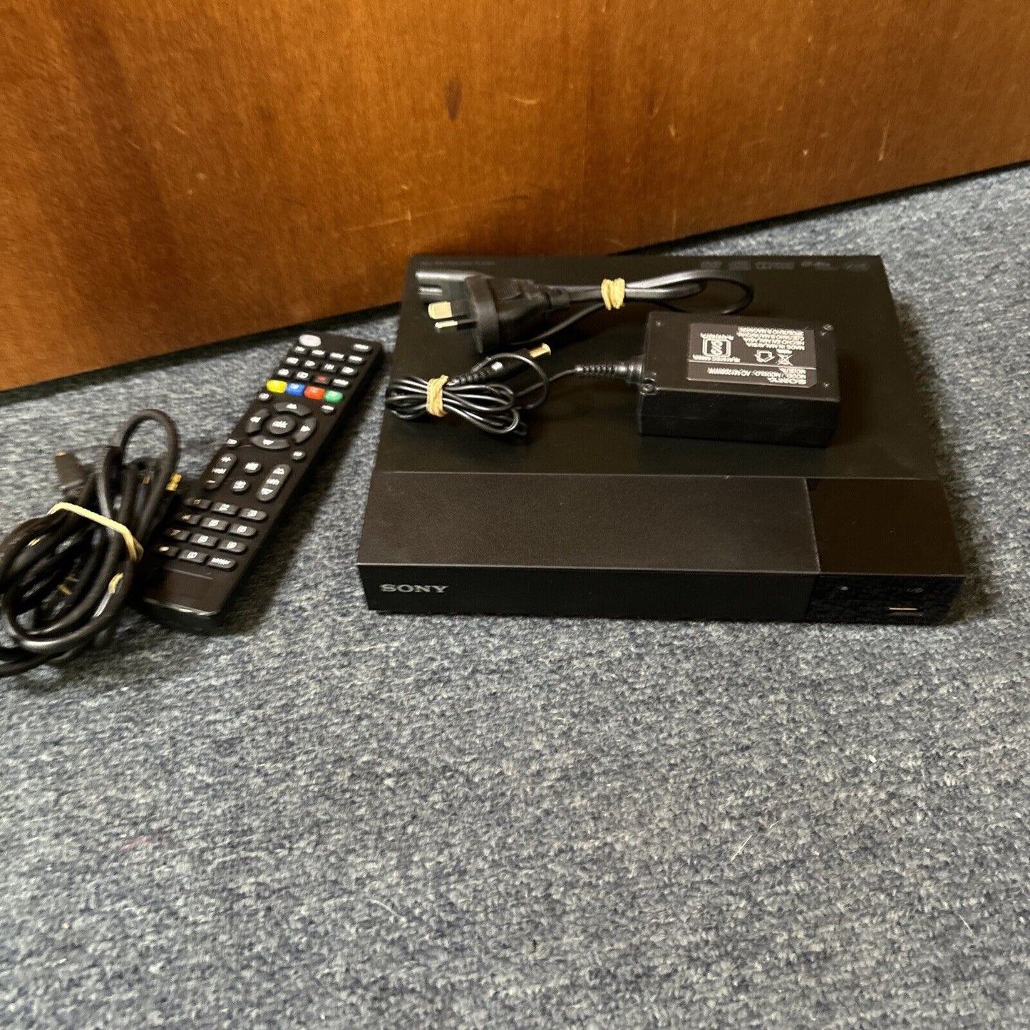 Sony Bluray DVD Player BDP-S1500 With Remote Region B & 4