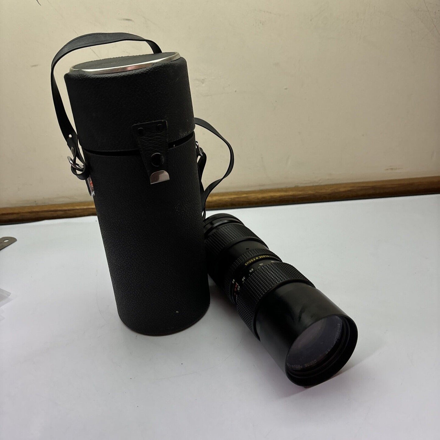 Vivitar 85-205mm 1-3.8 Close Focusing Auto Zoom 58mm No. 22623084