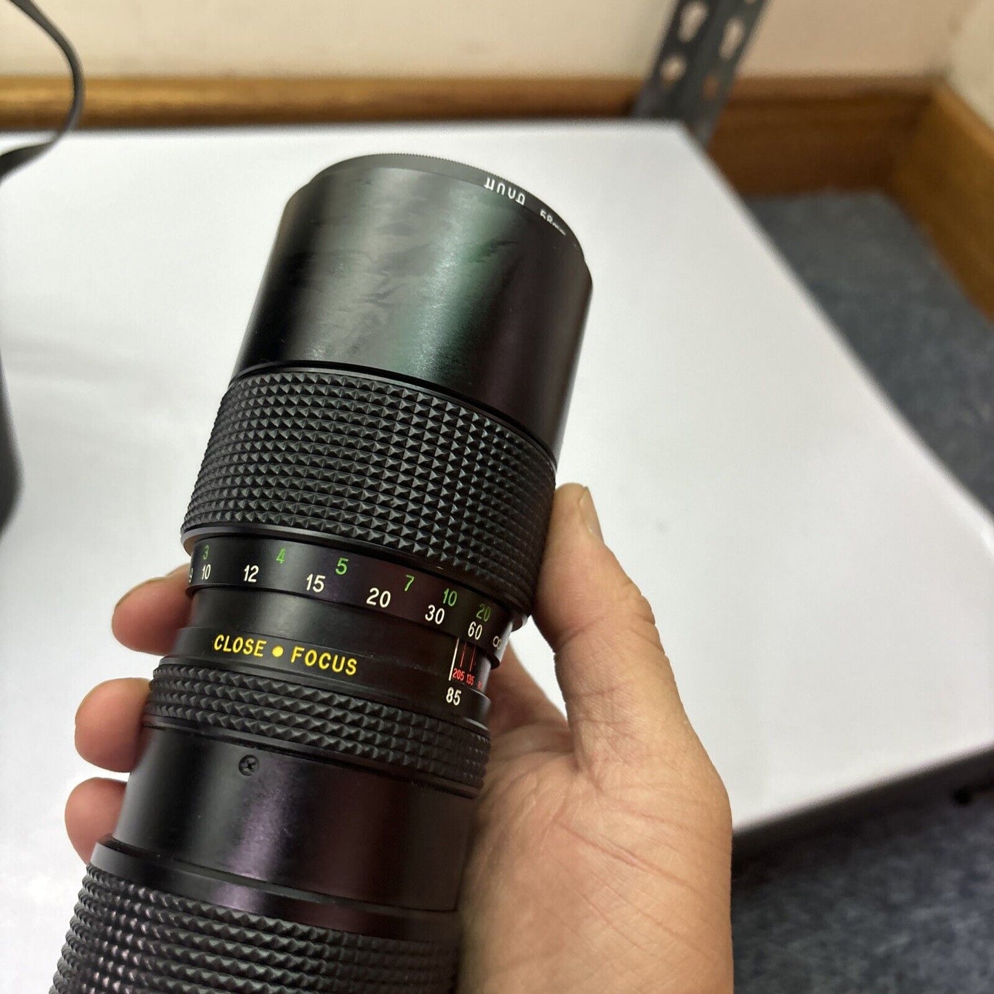 Vivitar 85-205mm 1-3.8 Close Focusing Auto Zoom 58mm No. 22623084