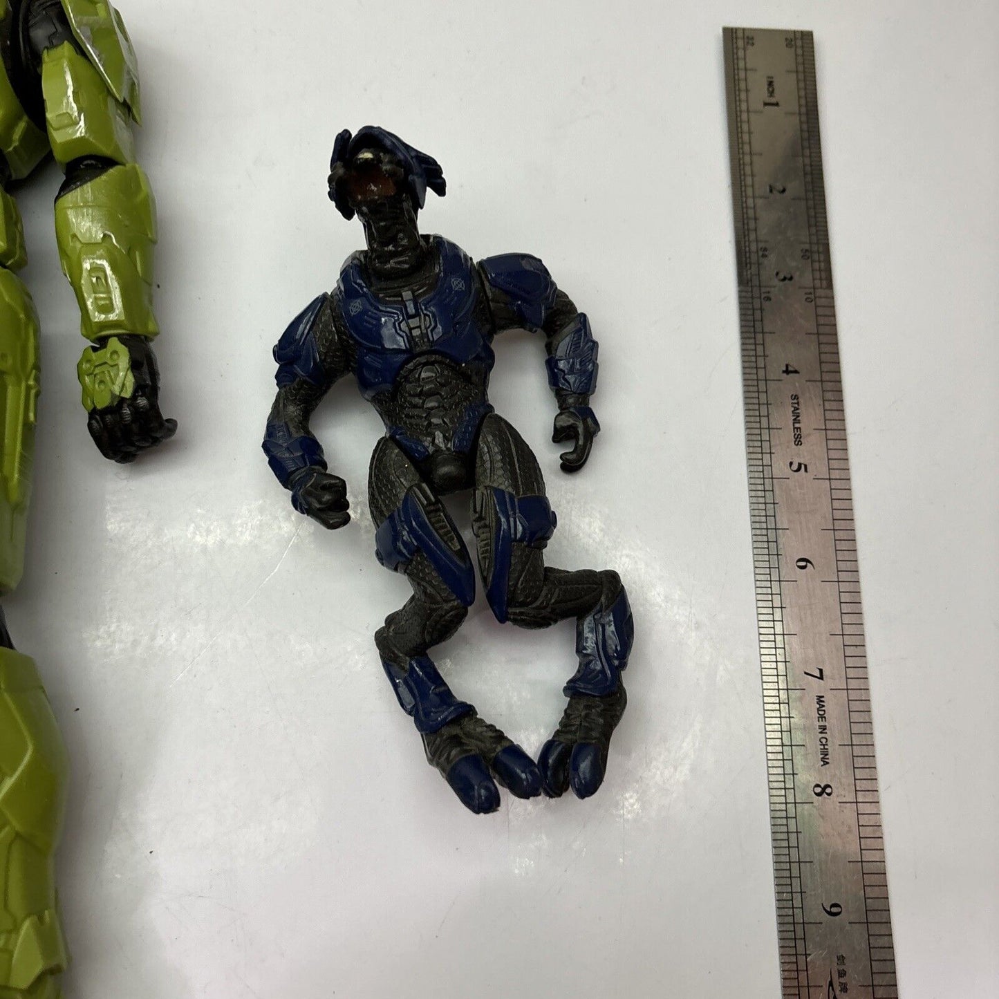 Halo Master Chief 12" & 7" Covenant Elite Minor Figure