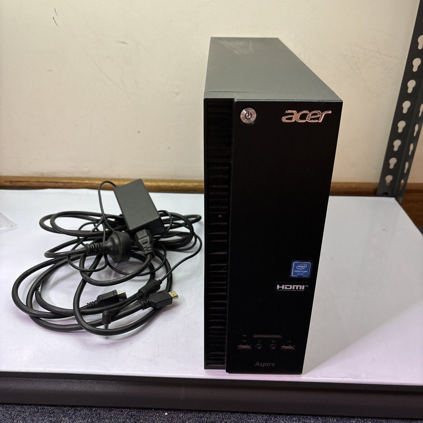 Acer Aspire XC-704 Desktop Intel N3700 4gb RAM 500gb HDD