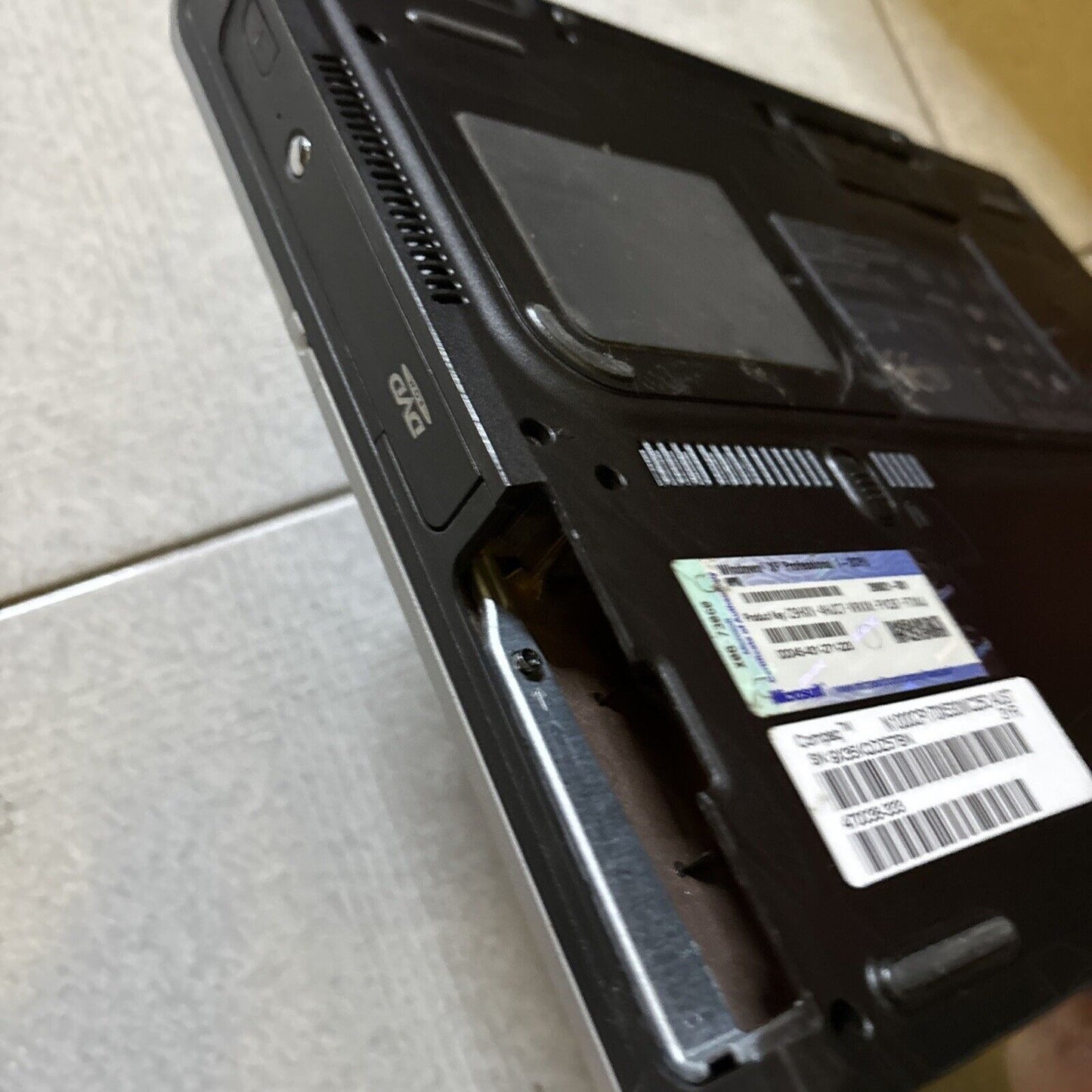 Compaq Evo N1000C 30gb HDD 768mb RAM 3.5" Floppy CD Drive *For Parts Or Repair*