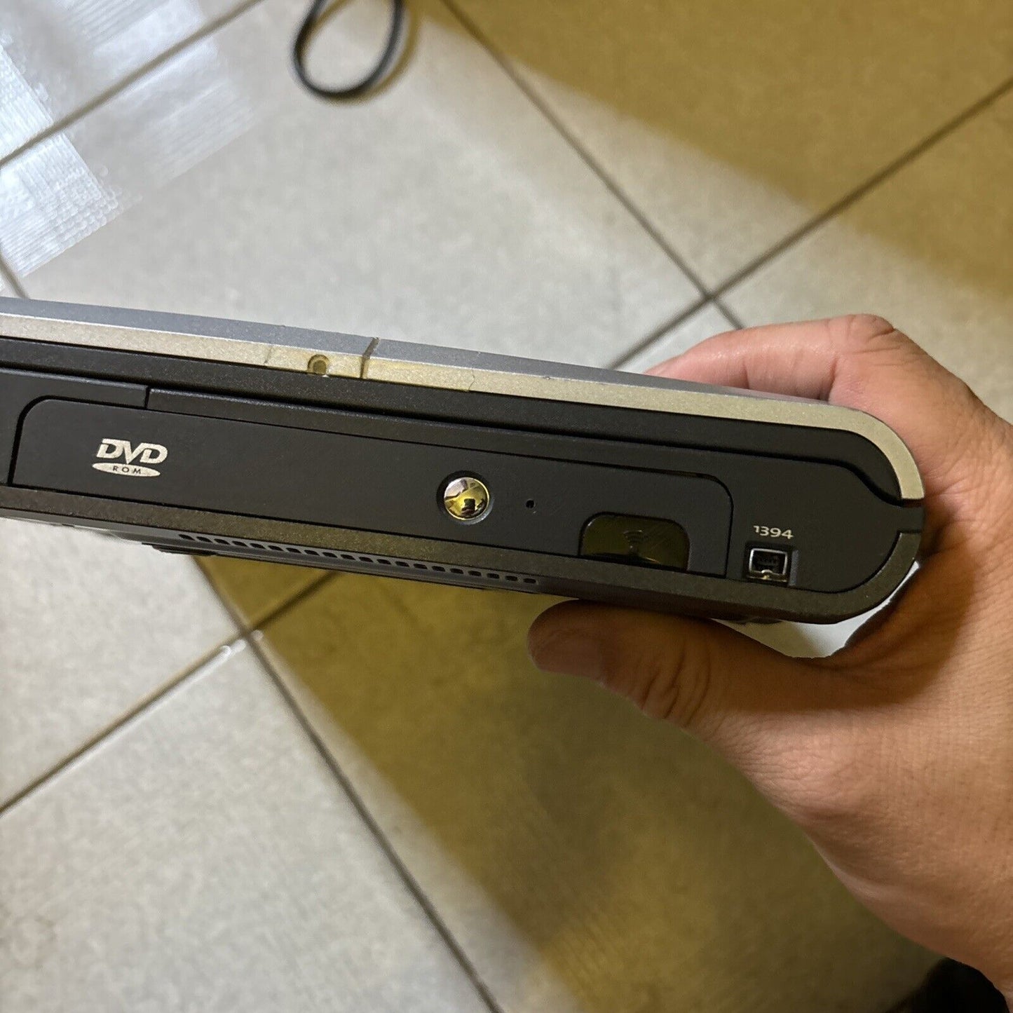 Compaq Evo N1000C 30gb HDD 768mb RAM 3.5" Floppy CD Drive *For Parts Or Repair*