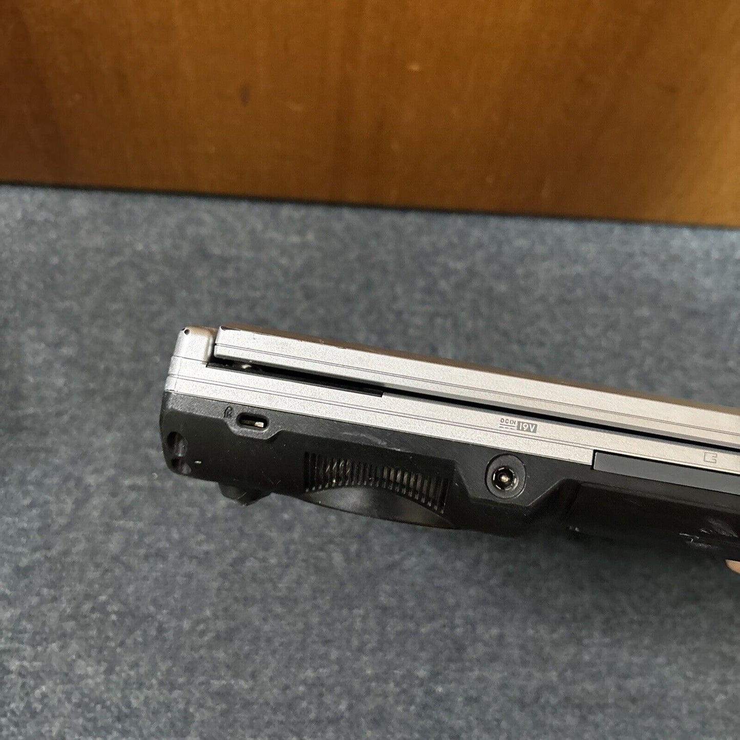 Asus A2500D 512mb RAM 60gb HDD Laptop DVD Drive *Requires Battery Replacement*