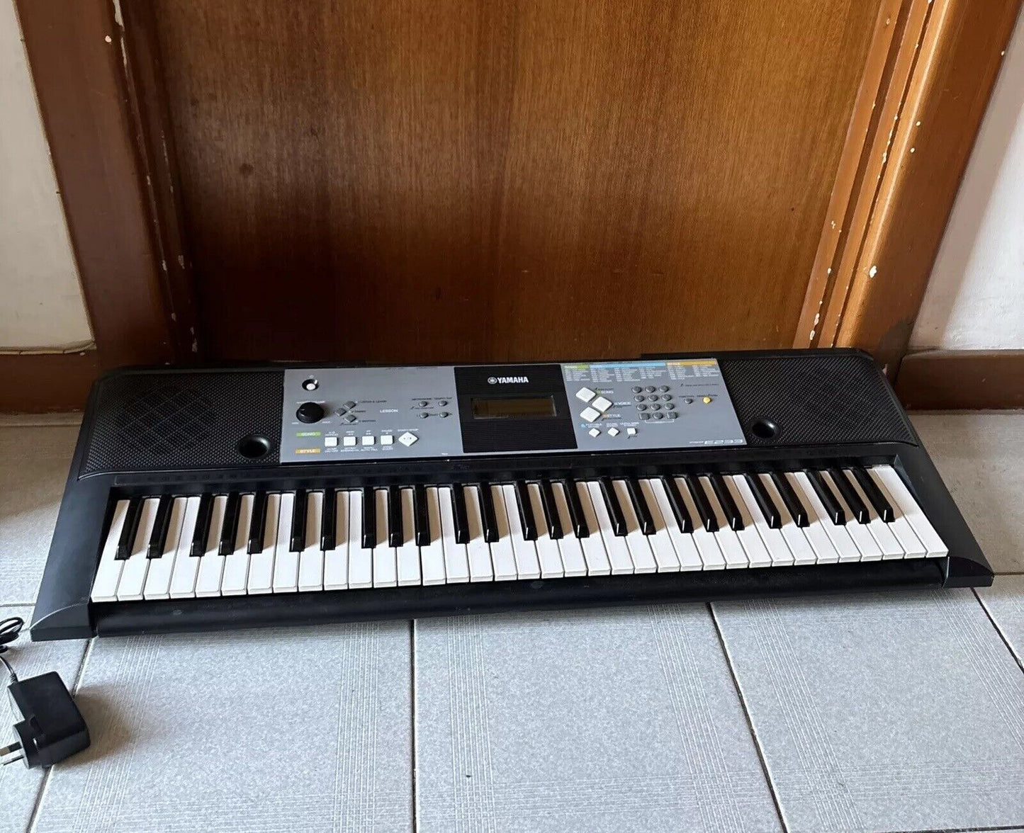 Yamaha PSR-E233 Electronic Keyboard 61-Keys with Adapter