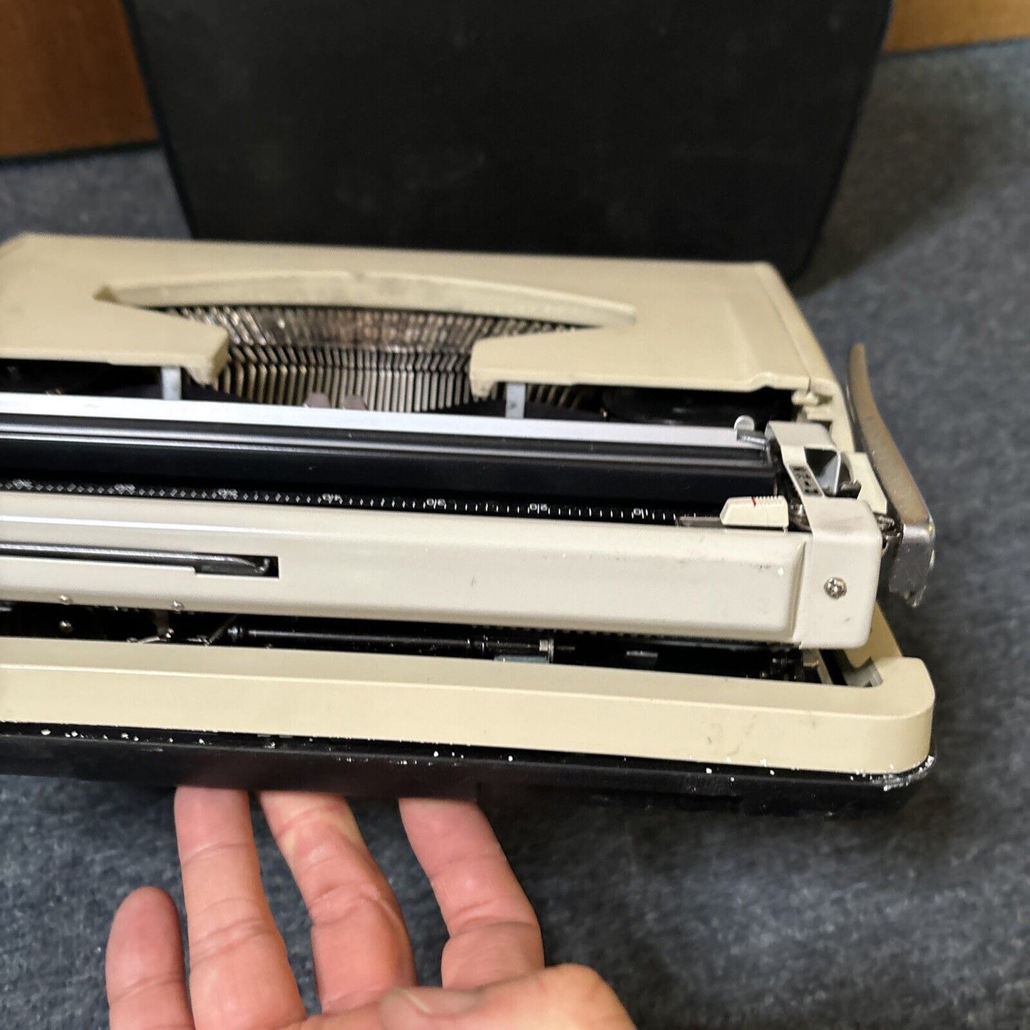 Brother Lemair Deluxe 800 Portable Manual Typewriter with Case