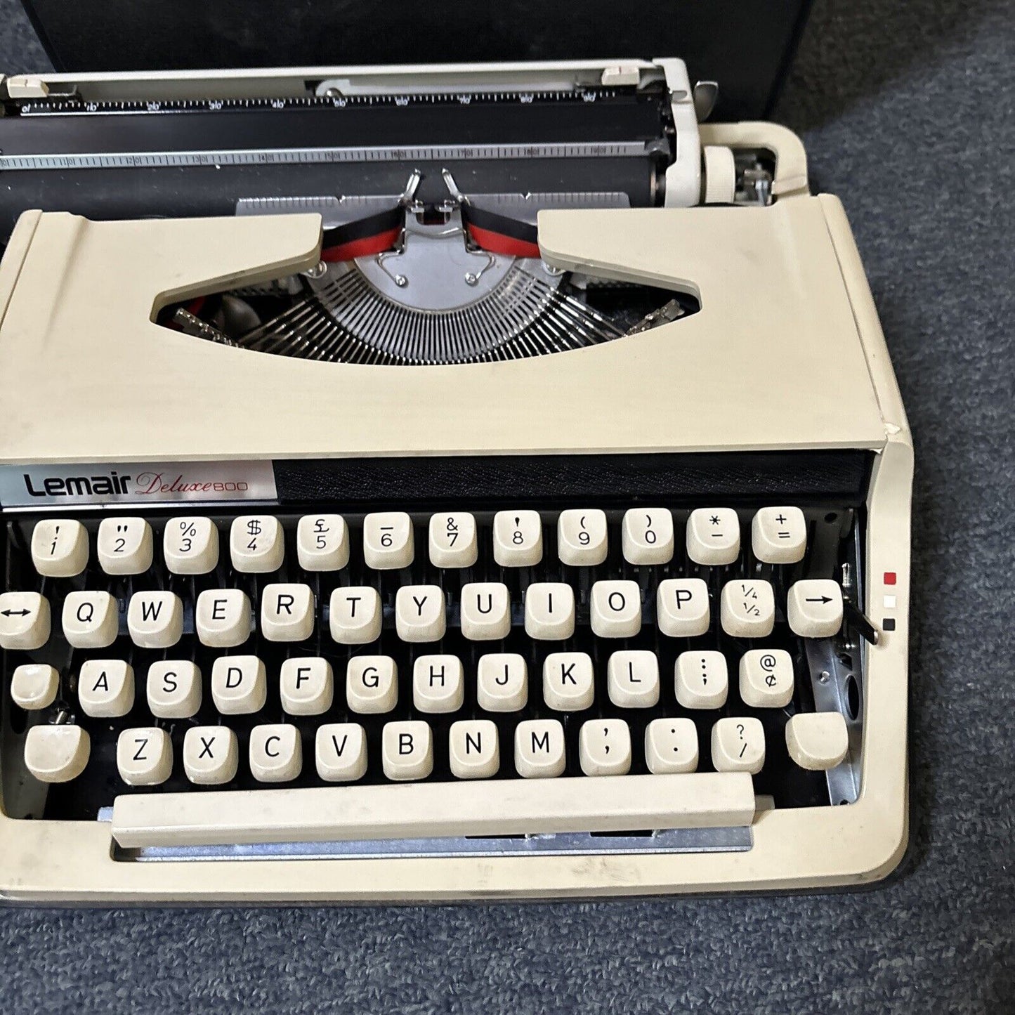 Brother Lemair Deluxe 800 Portable Manual Typewriter with Case