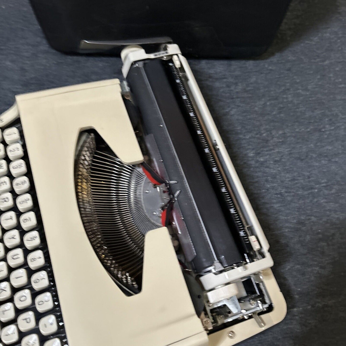 Brother Lemair Deluxe 800 Portable Manual Typewriter with Case