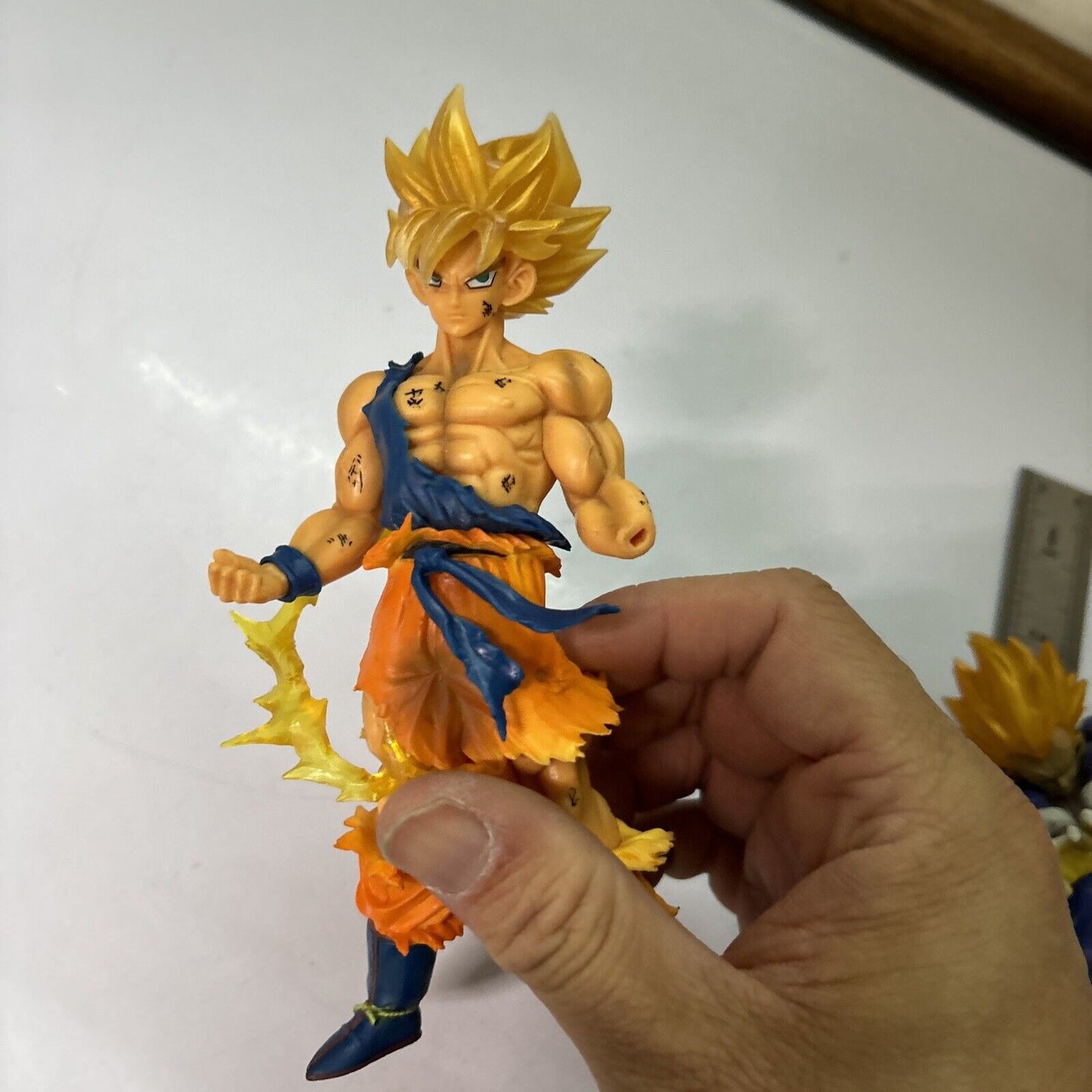 2x Dragon Ball Z Figures Super Saiyan Vegeta & Son Goku