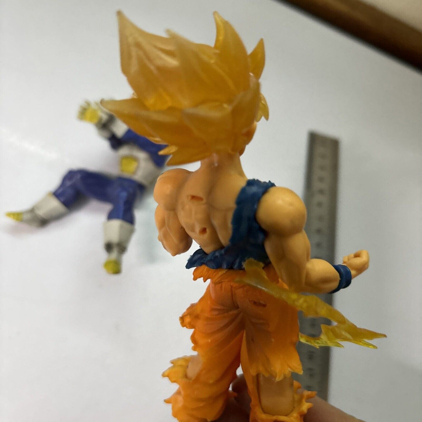 2x Dragon Ball Z Figures Super Saiyan Vegeta & Son Goku