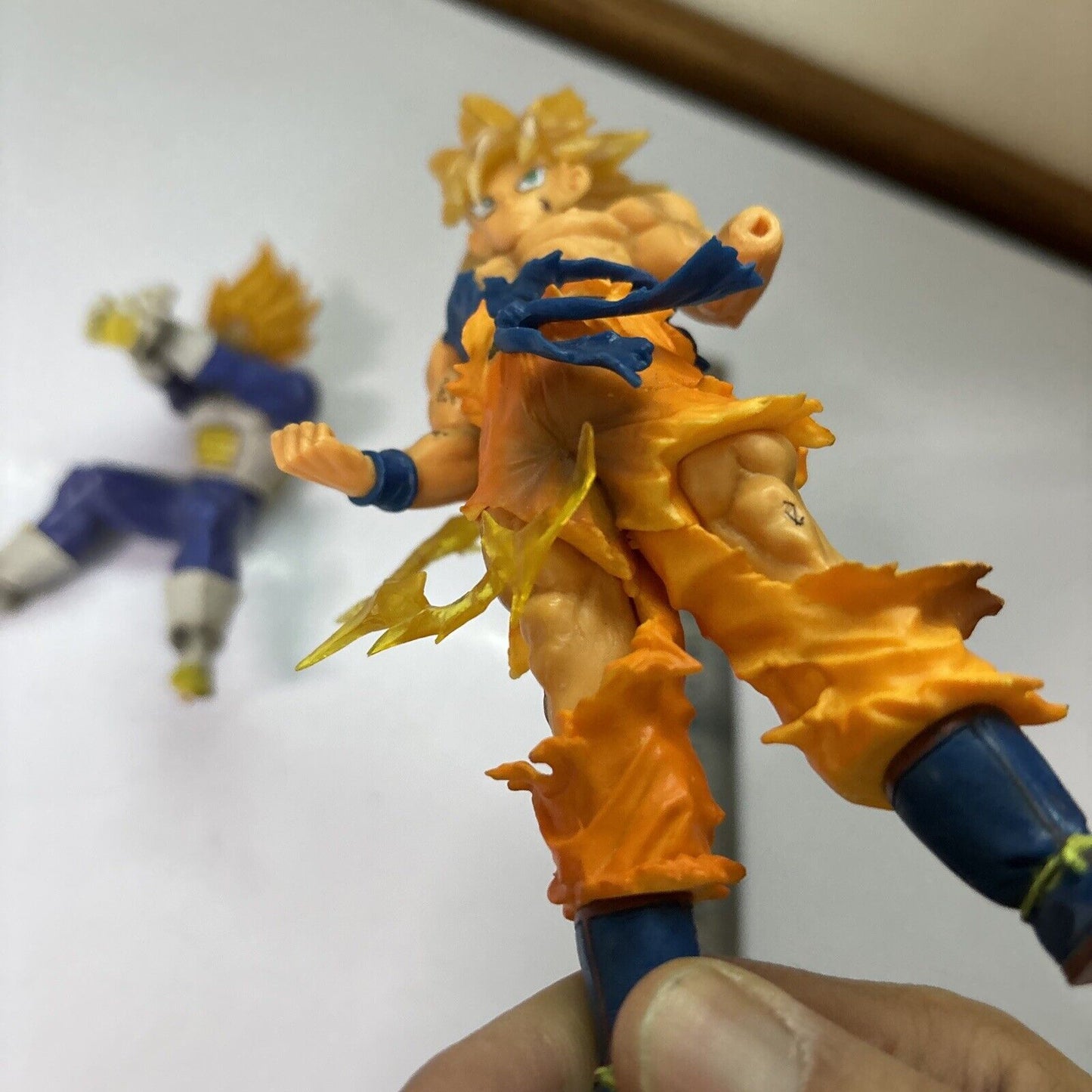 2x Dragon Ball Z Figures Super Saiyan Vegeta & Son Goku