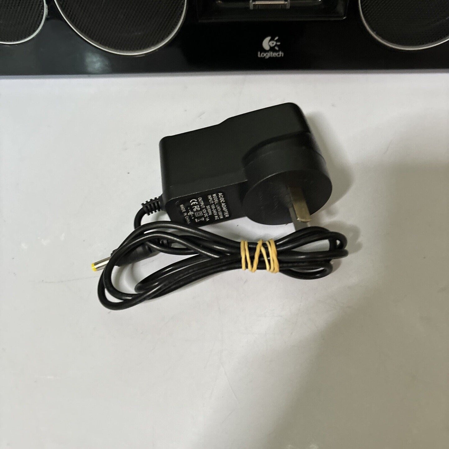 Logitech Pure-Fi Anywhere 2 Rechargeable Speaker 30-Pin iPod Dock S-00001