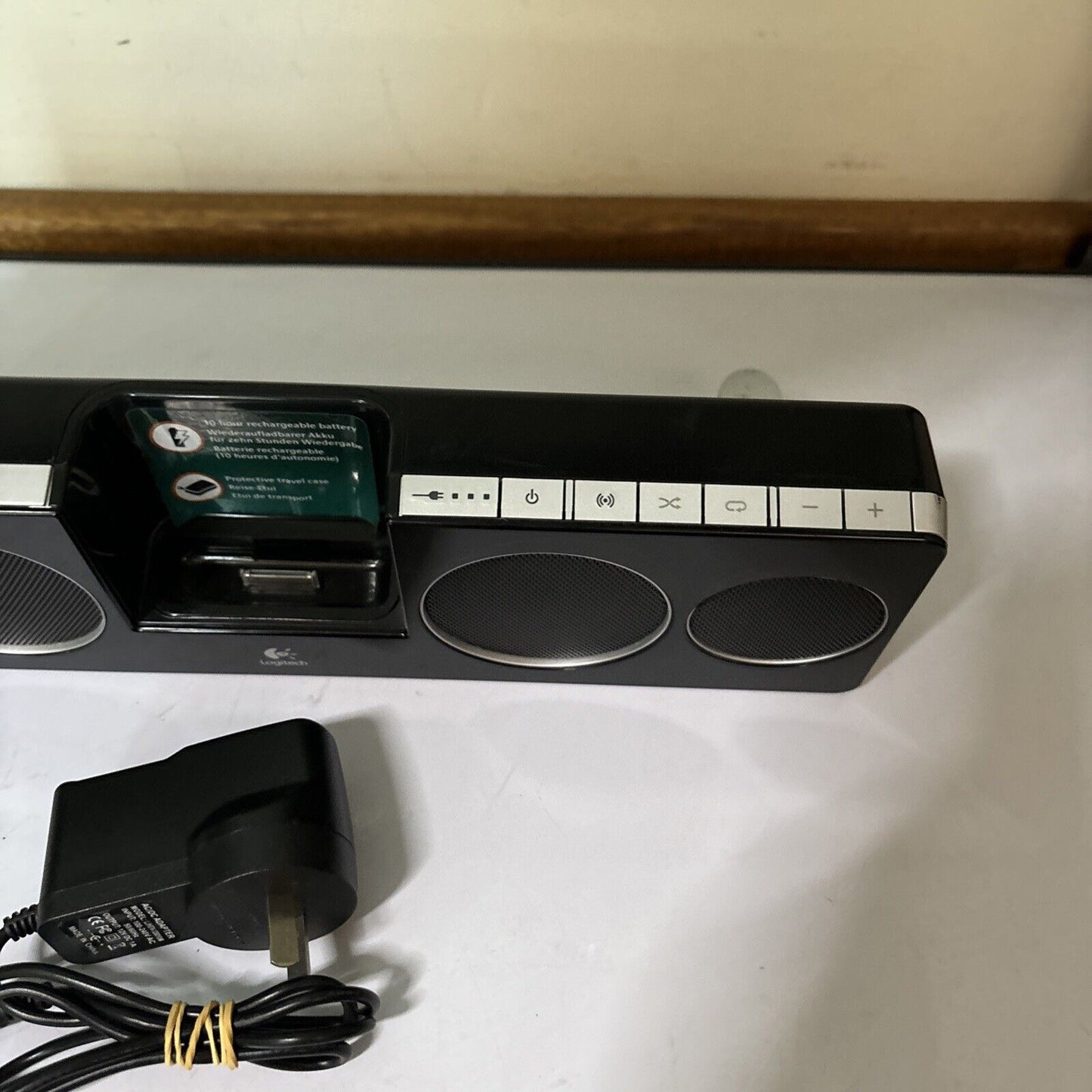 Logitech Pure-Fi Anywhere 2 Rechargeable Speaker 30-Pin iPod Dock S-00001