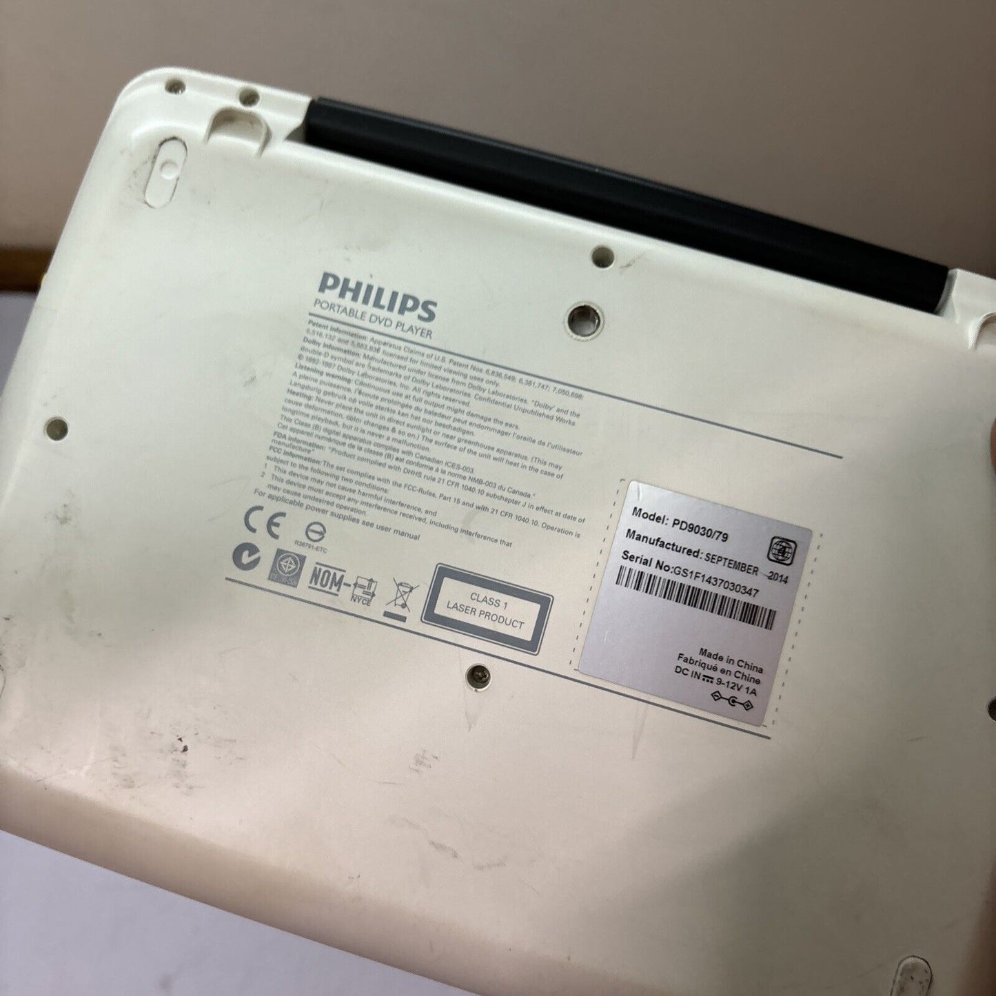 Philips Portable 9" DVD Player Divx  PD9030/79 Region 4