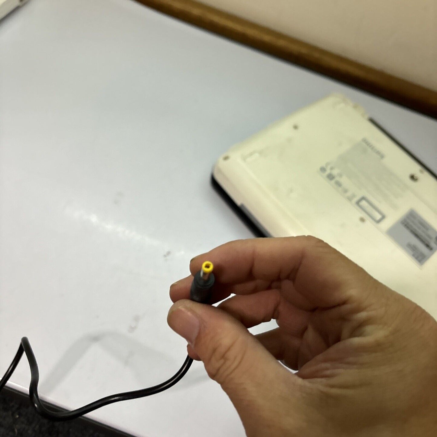 Philips Portable 9" DVD Player Divx  PD9030/79 Region 4