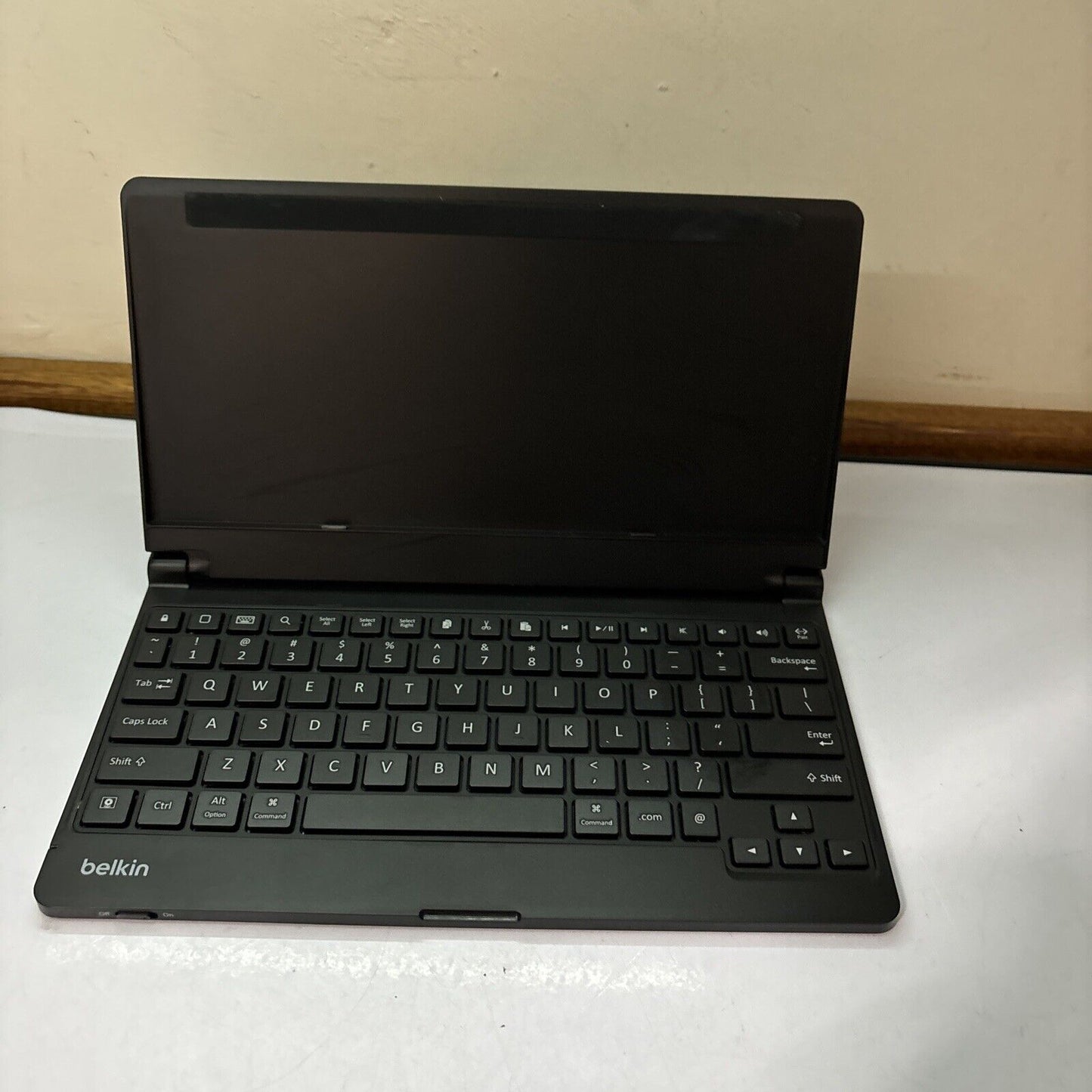 Belkin YourType Bluetooth Keyboard & Stand For iPad FSL113 Bluetooth