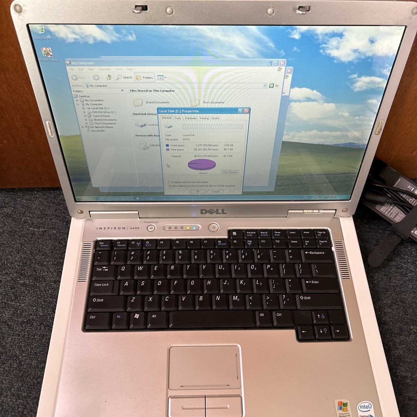 Dell Inspiron 6400 Notebook Intel T2400 1gb RAM 100gb HDD DVD Drive *No Battery*
