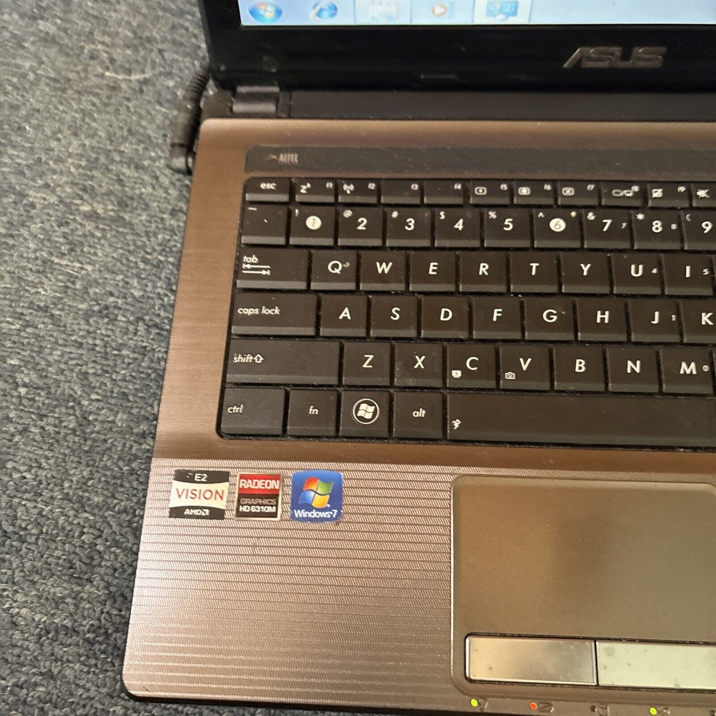 ASUS X43U Notebook AMD E-350 2gb RAM 64GB SSD DVD Drive *No Battery*