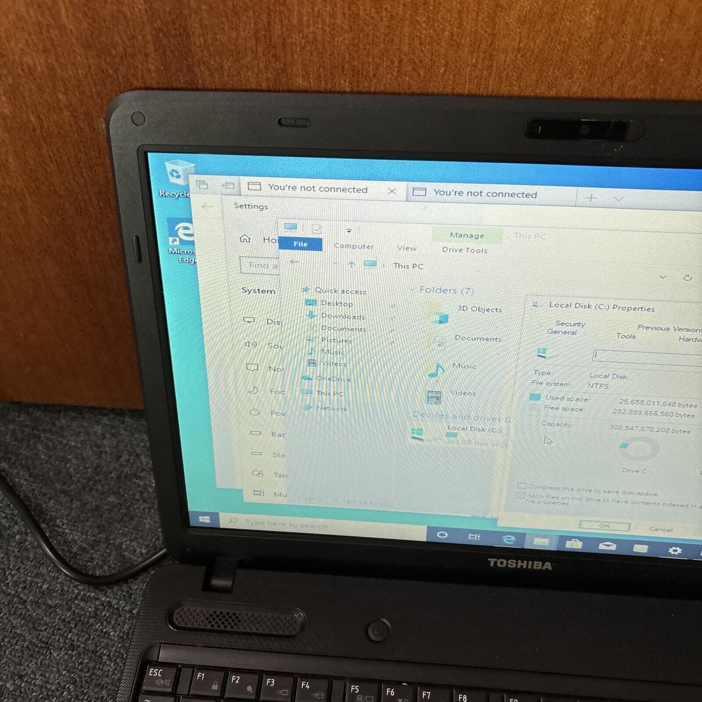 Toshiba Satellite C665 i3-2310M 4gb RAM 300gb HDD DVD *Arrow Keys Not Working