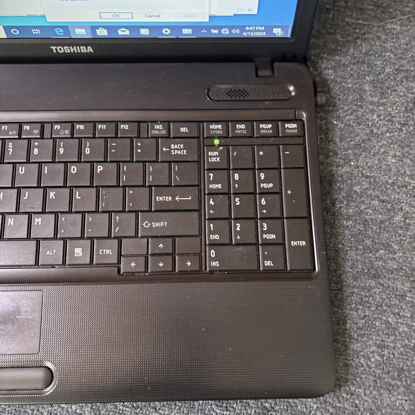 Toshiba Satellite C665 i3-2310M 4gb RAM 300gb HDD DVD *Arrow Keys Not Working
