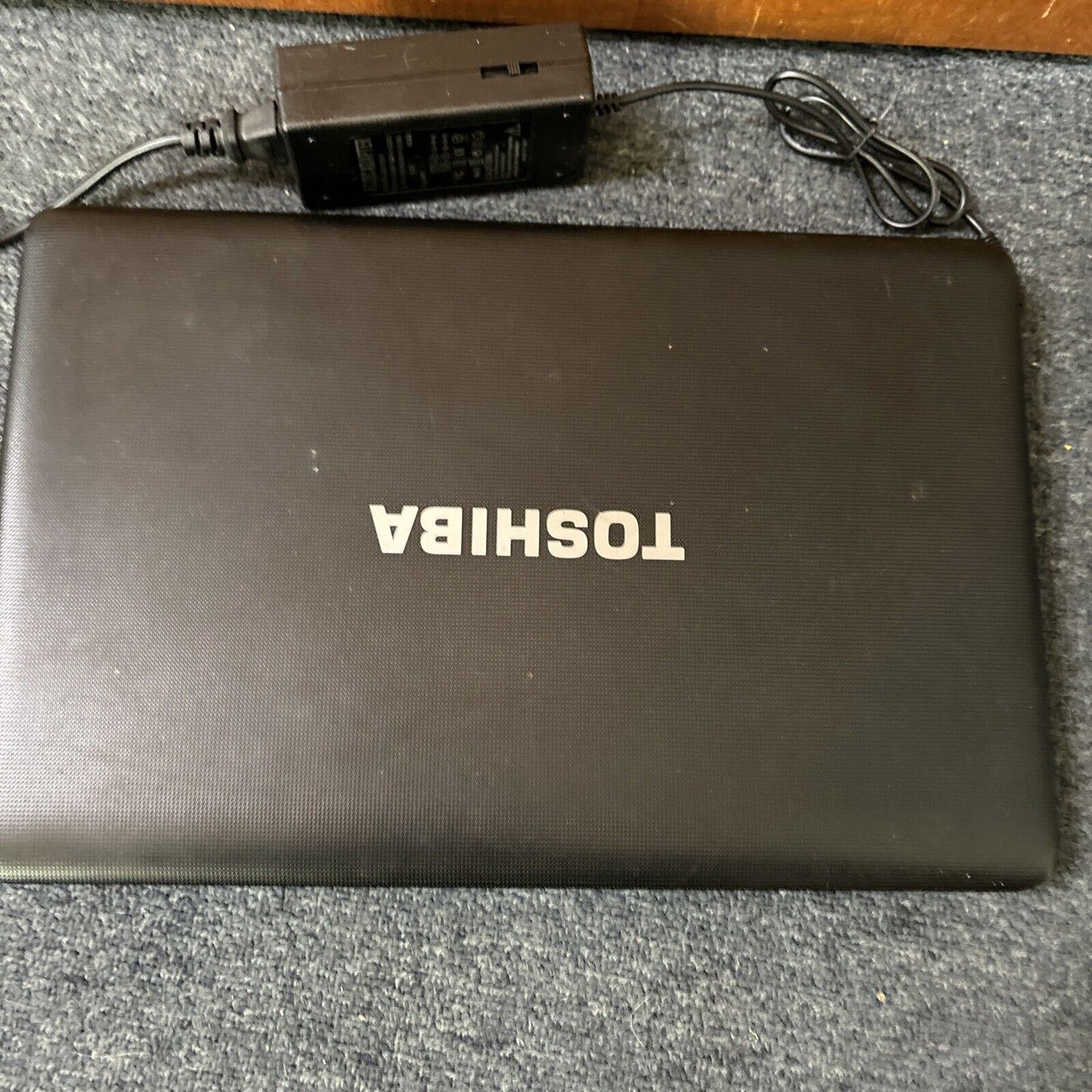 Toshiba Satellite C665 i3-2310M 4gb RAM 300gb HDD DVD *Arrow Keys Not Working