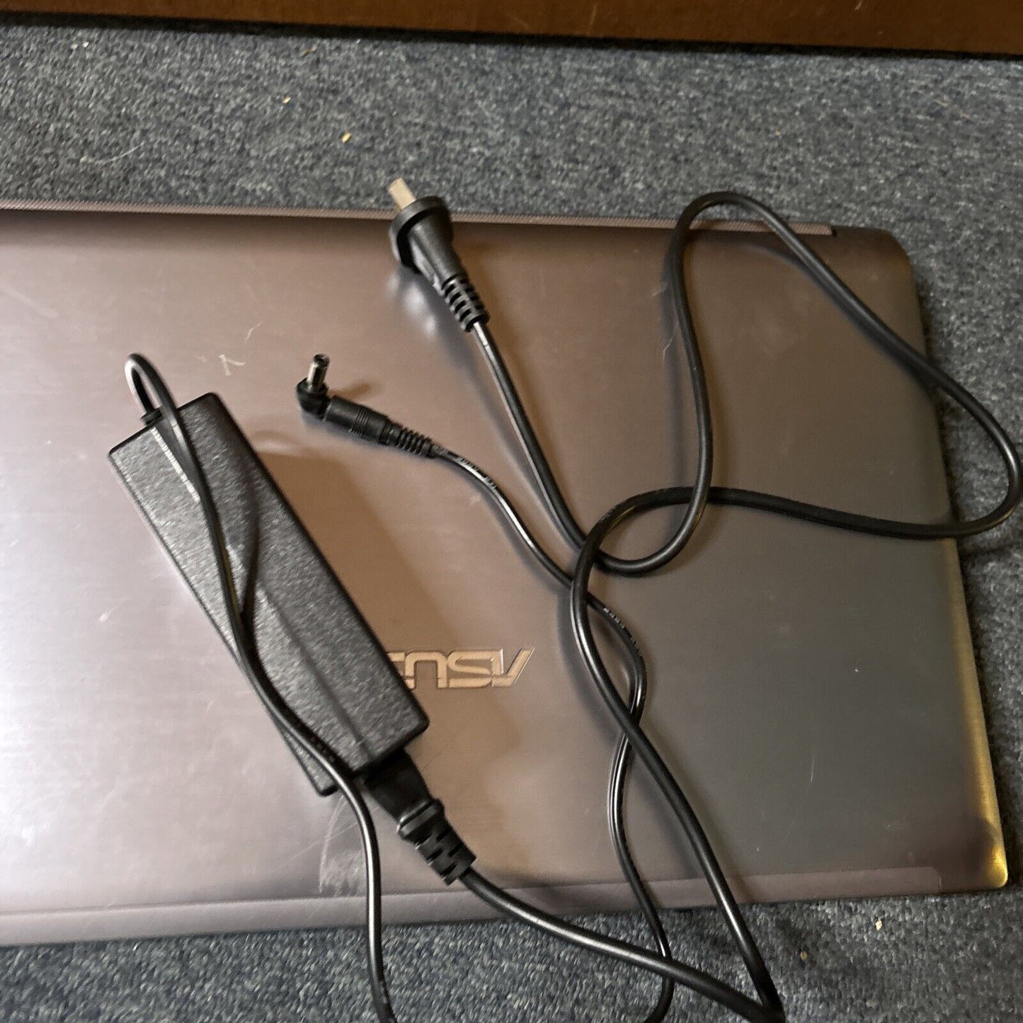 ASUS N53J Notebook Blu-ray Drive i7 Q740 4gb RAM 600gb HDD *No Battery*