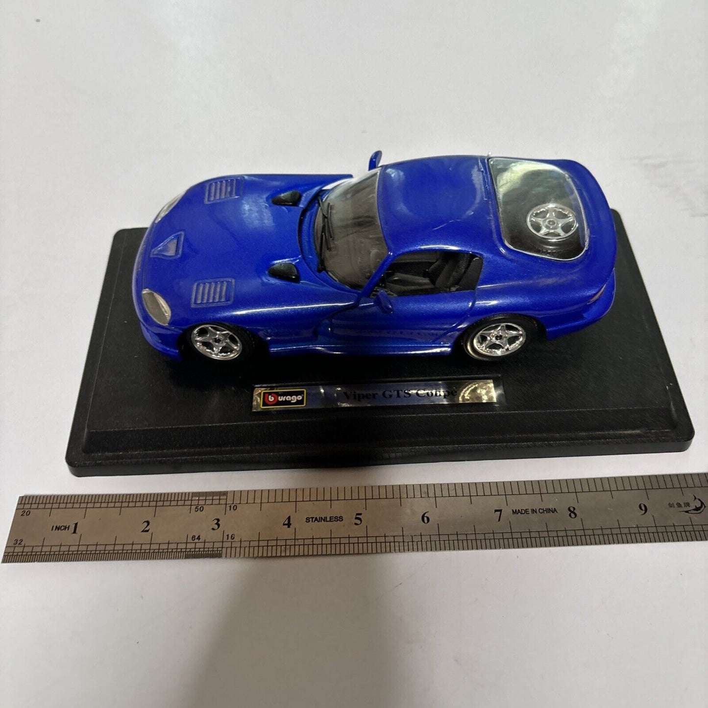 Burago Dodge Viper GTS Coupe 28-06032-P2 Car Model