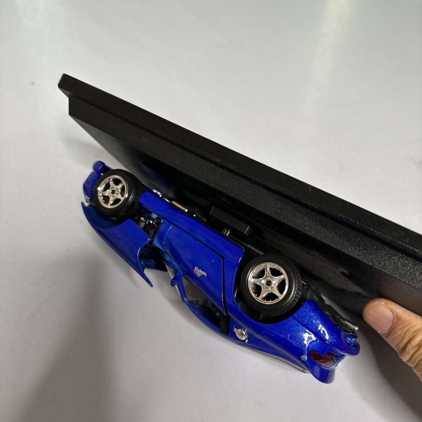 Burago Dodge Viper GTS Coupe 28-06032-P2 Car Model