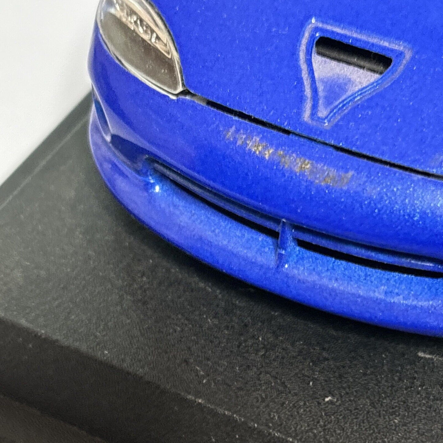 Burago Dodge Viper GTS Coupe 28-06032-P2 Car Model