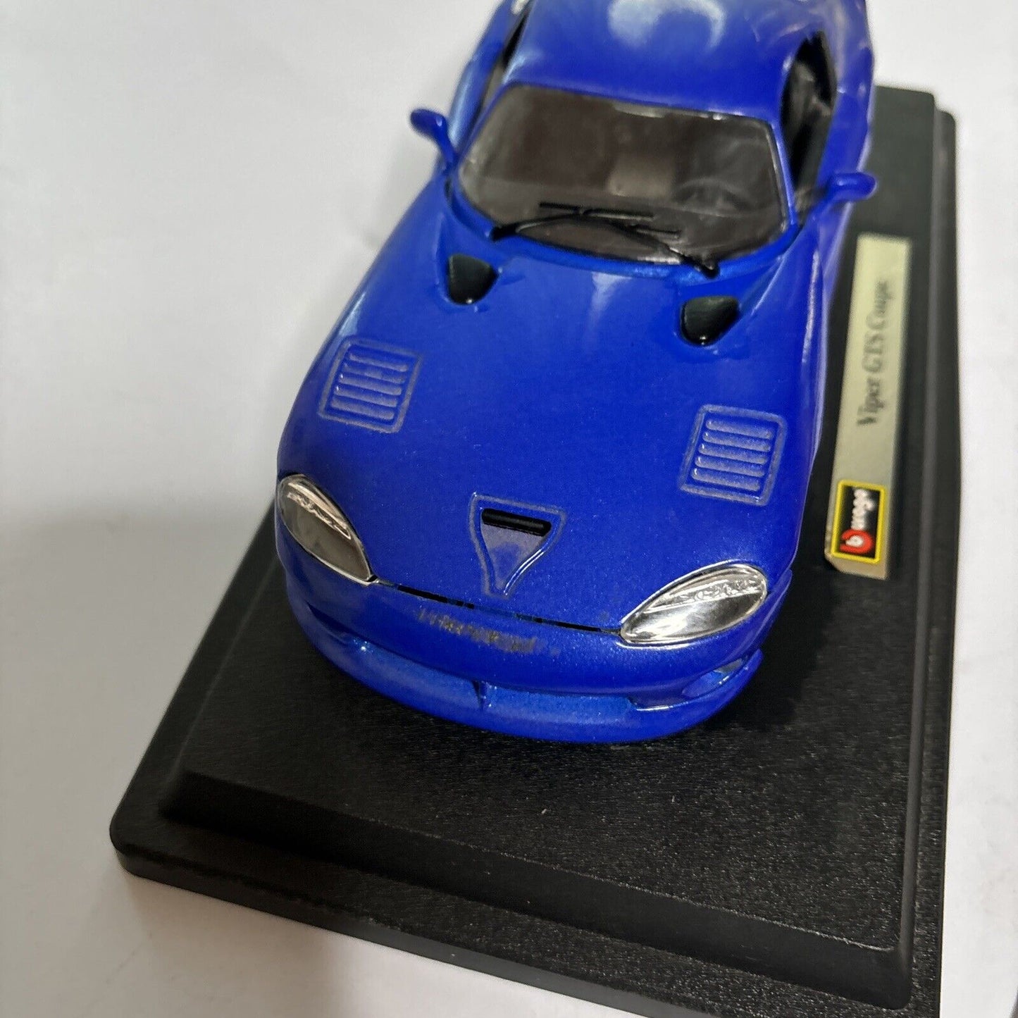 Burago Dodge Viper GTS Coupe 28-06032-P2 Car Model