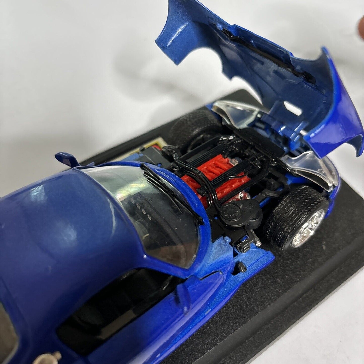 Burago Dodge Viper GTS Coupe 28-06032-P2 Car Model