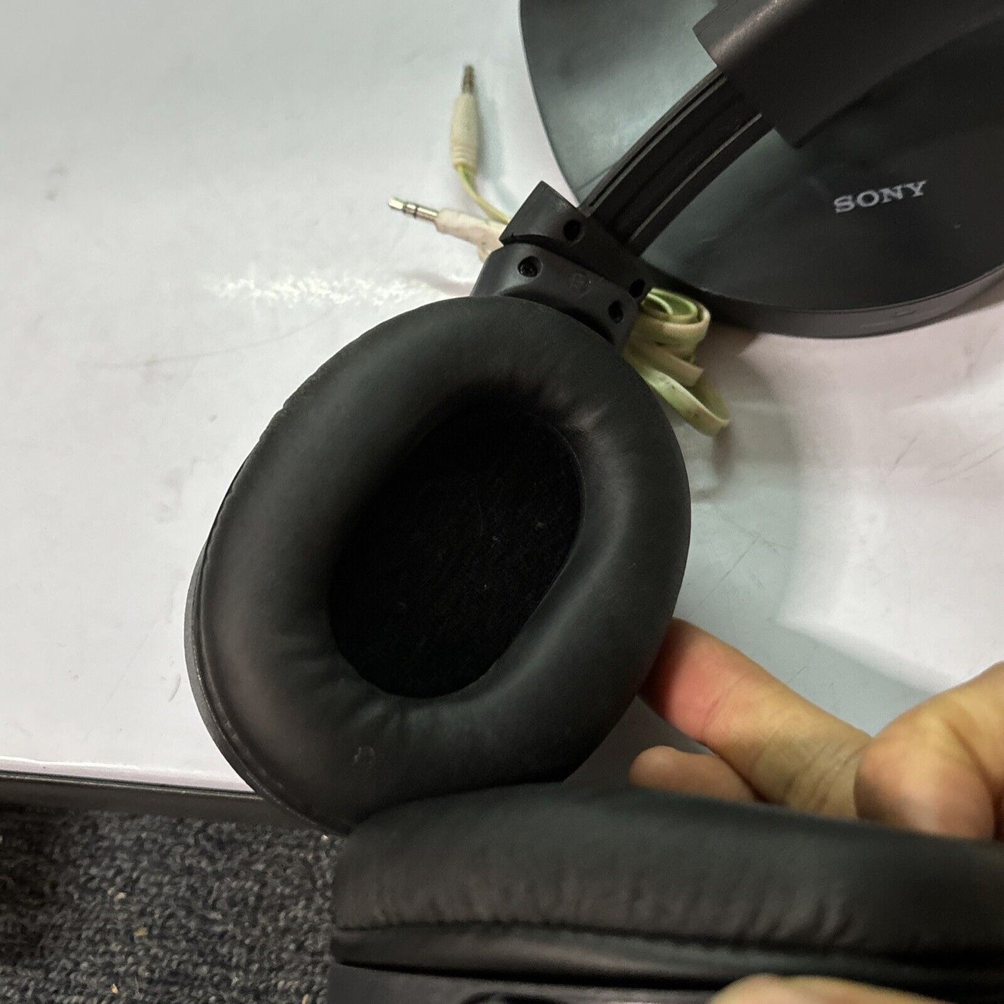 Sony MDR-RF995R Wireless Headphones RF Transmitter